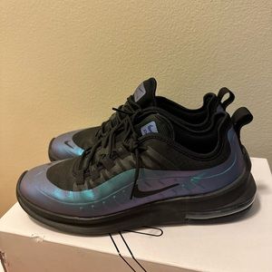 Nike Air Max Axis Men Size 9